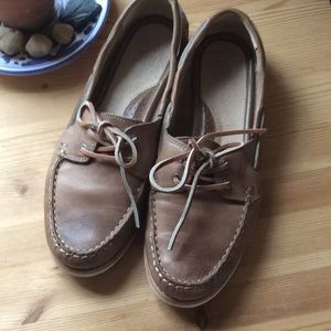 FRYE Quincey boat shoes